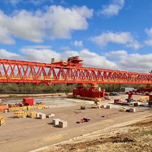 Launching girder for HS2's Colne Valley Viaduct.jpg