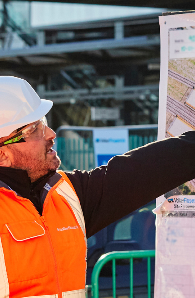 Team discussion on site