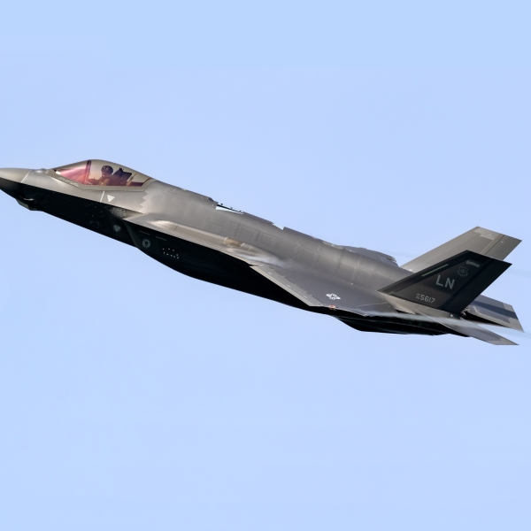 RAF Lakenheath plane headline image