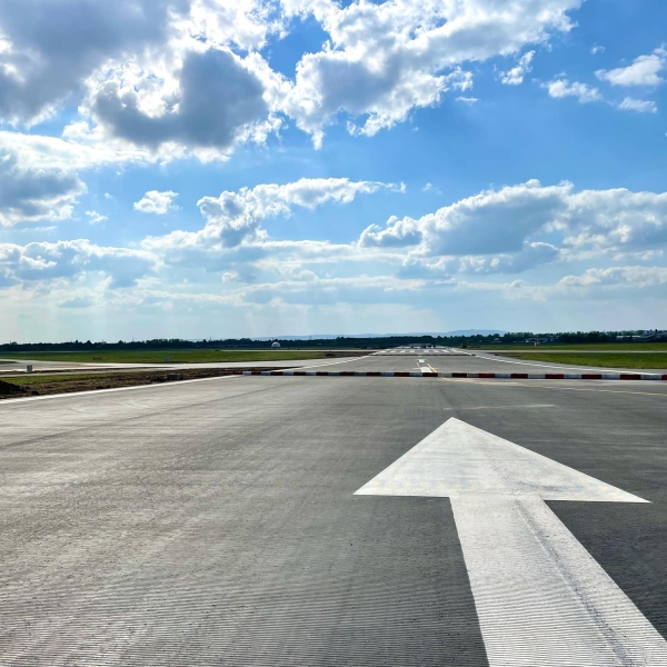 gloucestershire airport.jpg