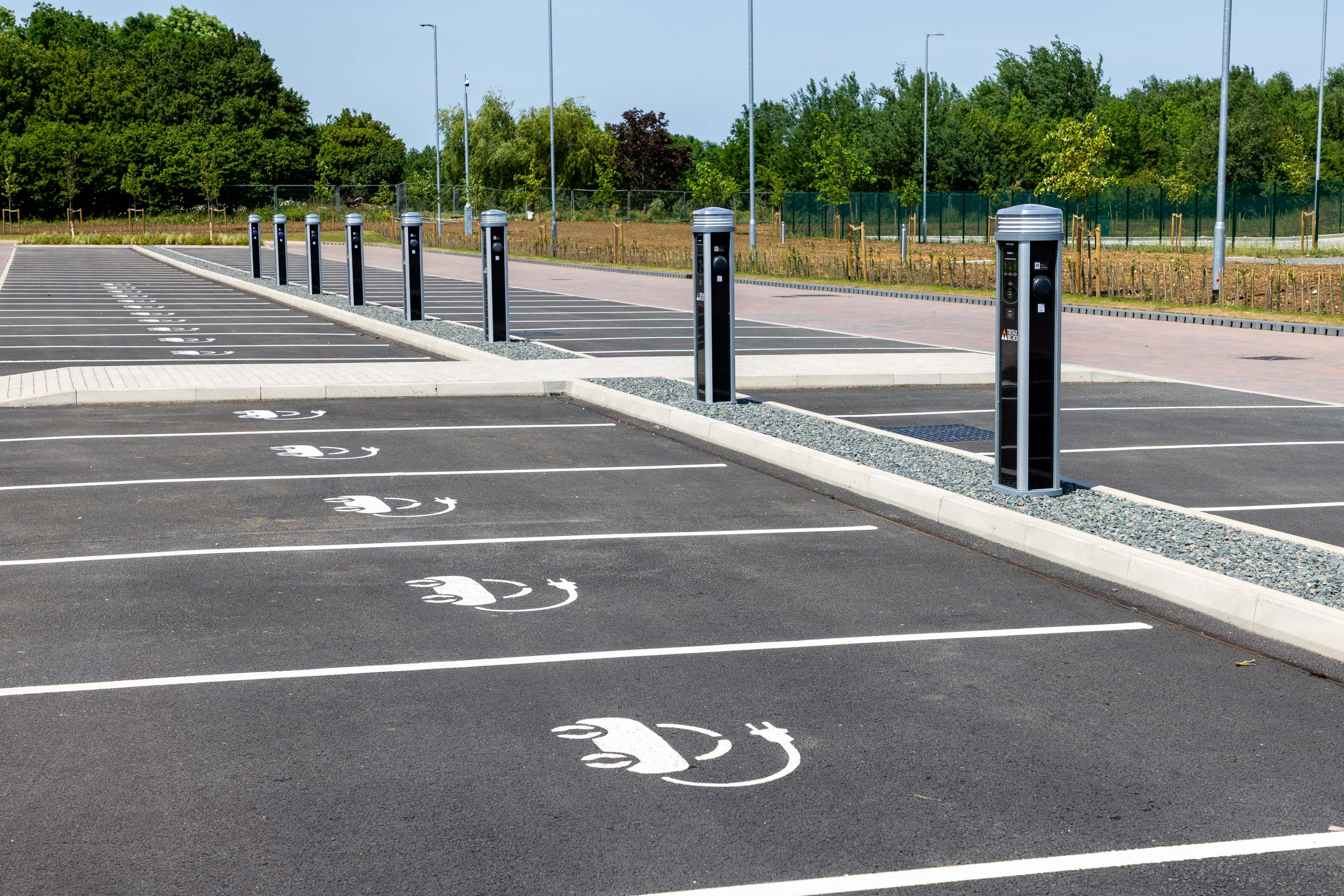 Symmetry Park Biggleswade Phase 3 logistics units completed by VolkerFitzpatrick