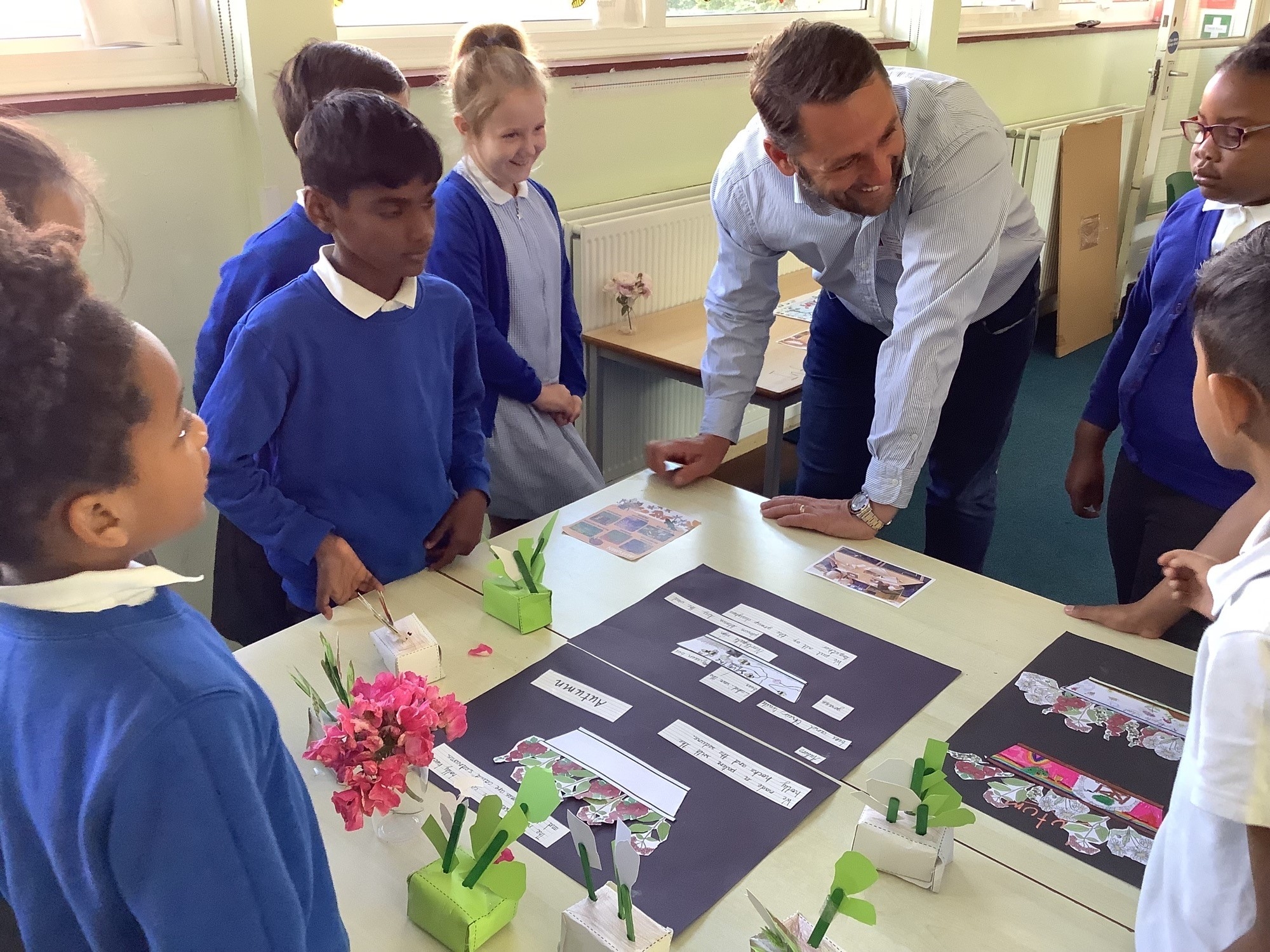 Colin Bexley with group of Northgate pupils.jpg